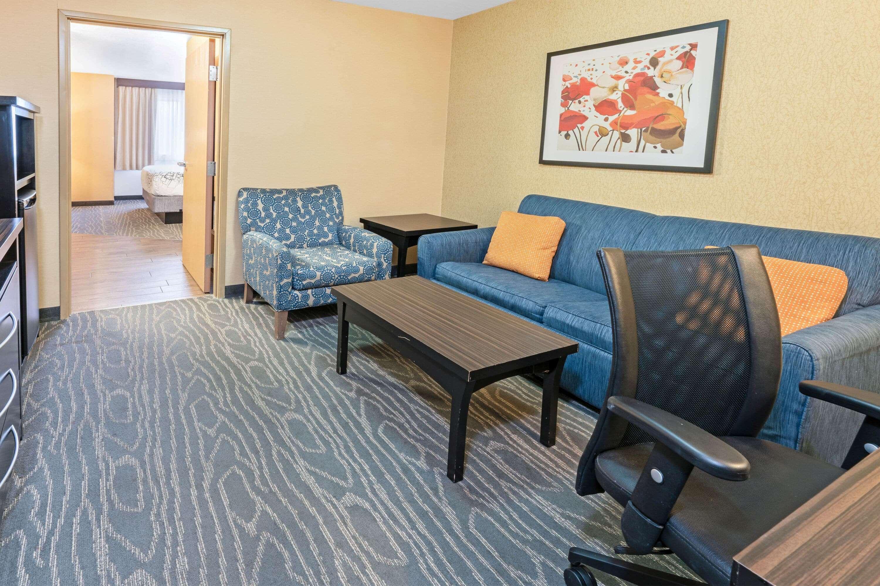 La Quinta By Wyndham Logan Hotell Eksteriør bilde