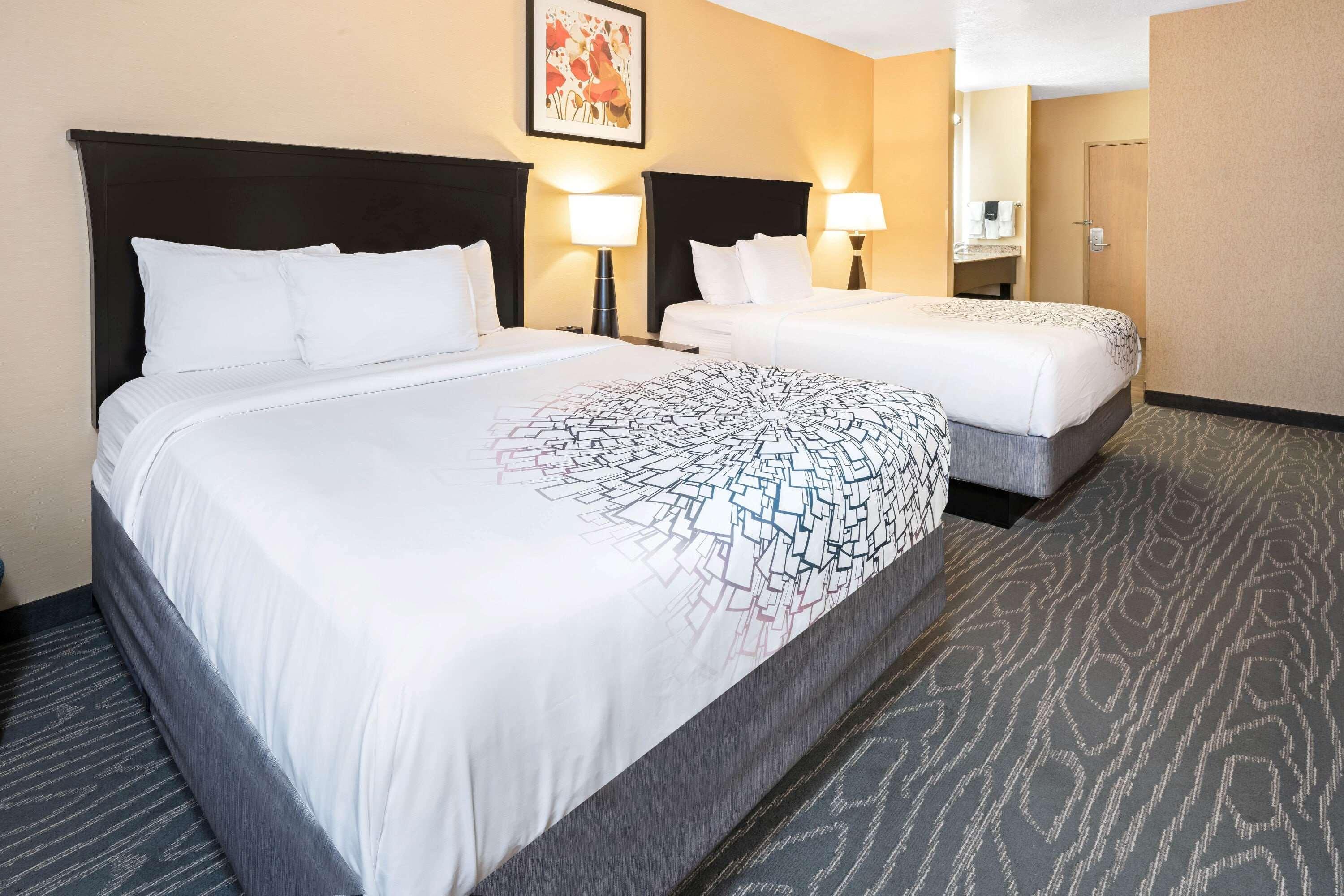 La Quinta By Wyndham Logan Hotell Eksteriør bilde