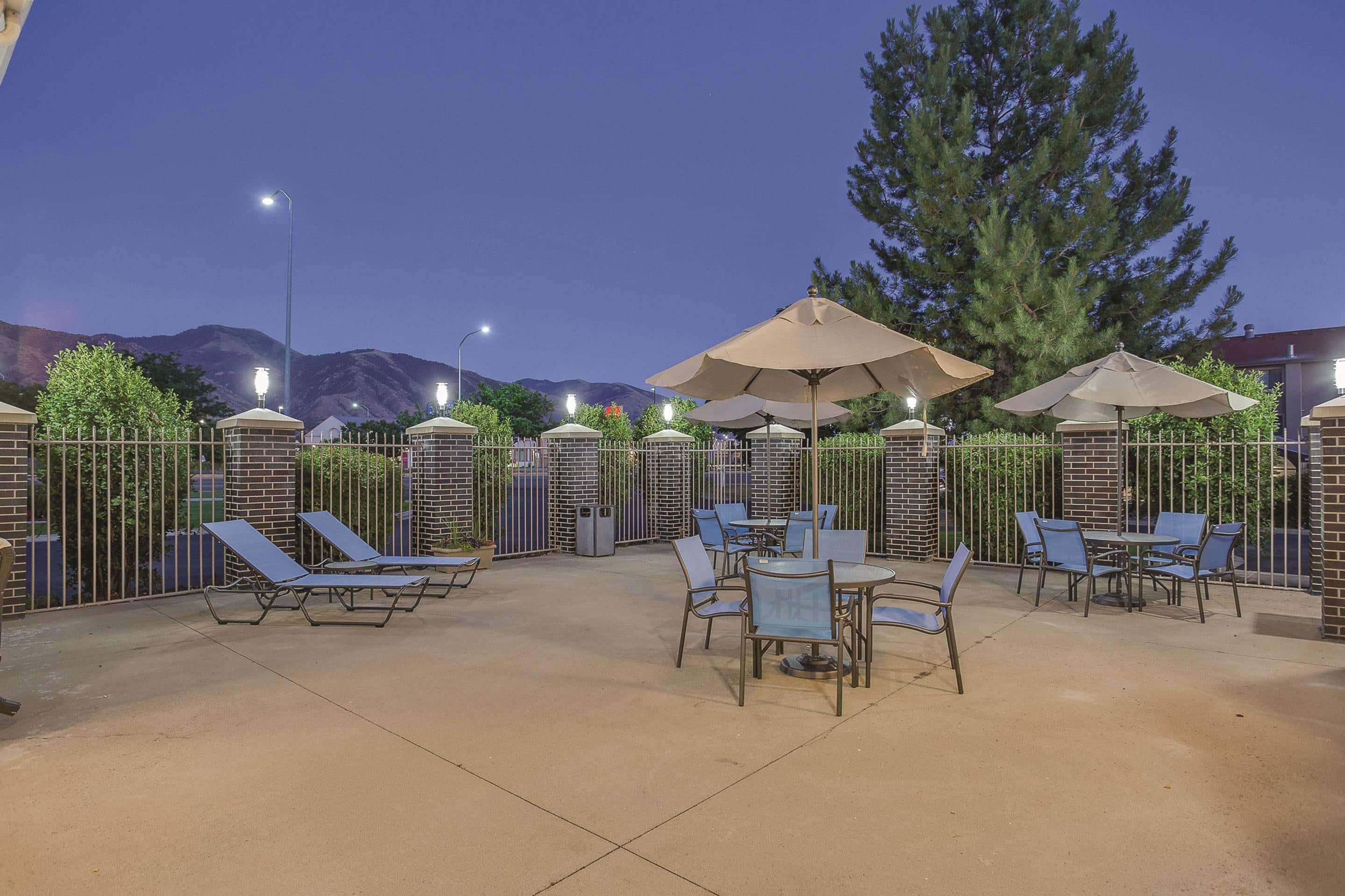 La Quinta By Wyndham Logan Hotell Eksteriør bilde
